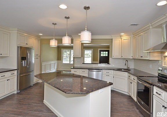 3rd image of 7 Todd Ct