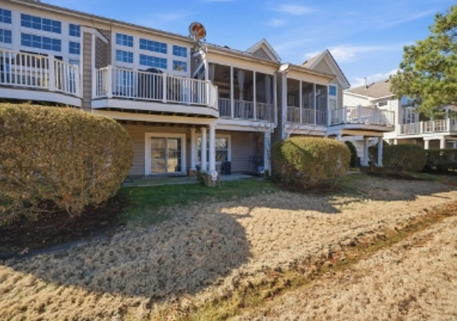 1005 Bay Breeze Drive — Photo 2