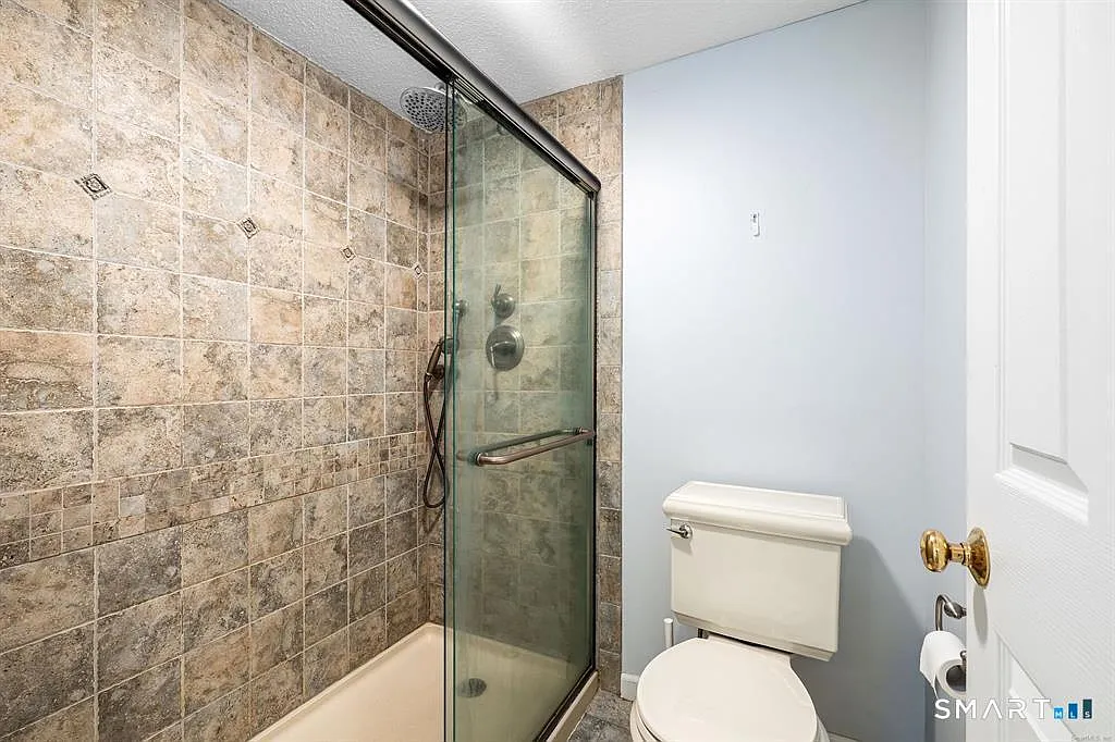 2 bed, 2.0 bath, 1306 sqft, $2,600 — Photo 2