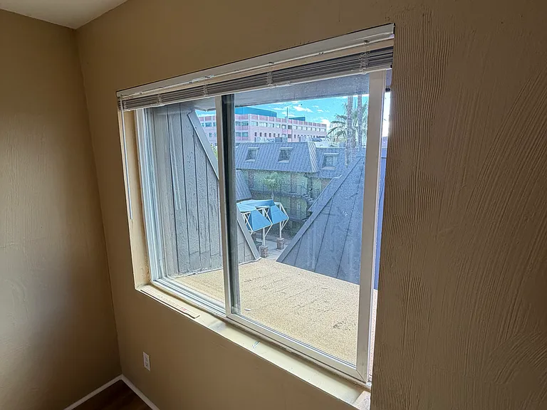 931 N Euclid Ave #216 — Photo 21