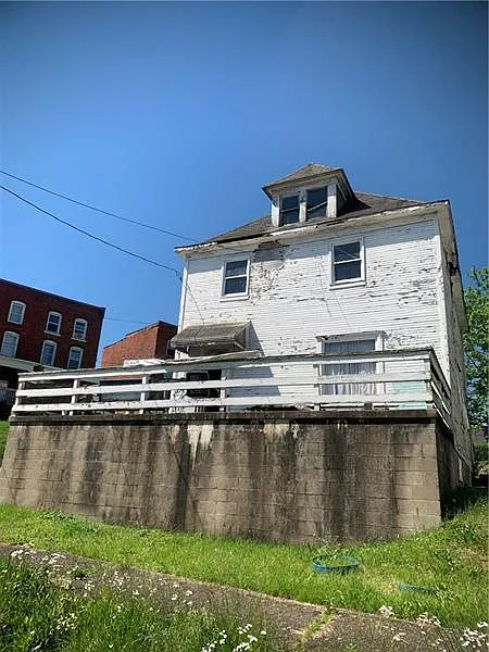 101 Lookout Ave photo 1