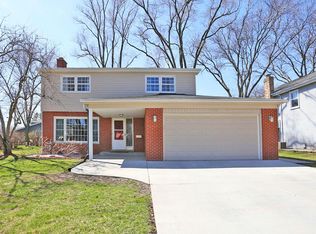 750 S Bennett Ave, Palatine, IL