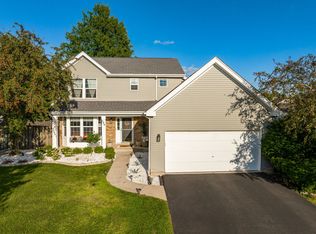 500 Half Moon Ct, Oswego, IL 60543