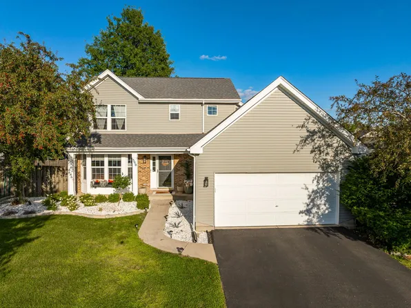 500 Half Moon Ct, Oswego, IL 60543