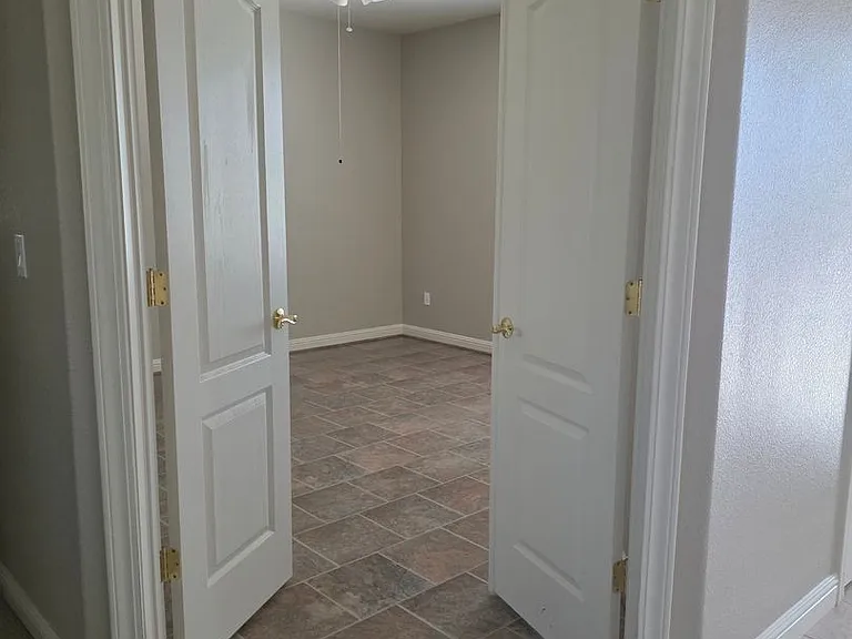1458 Cardiff Dr — Photo 7