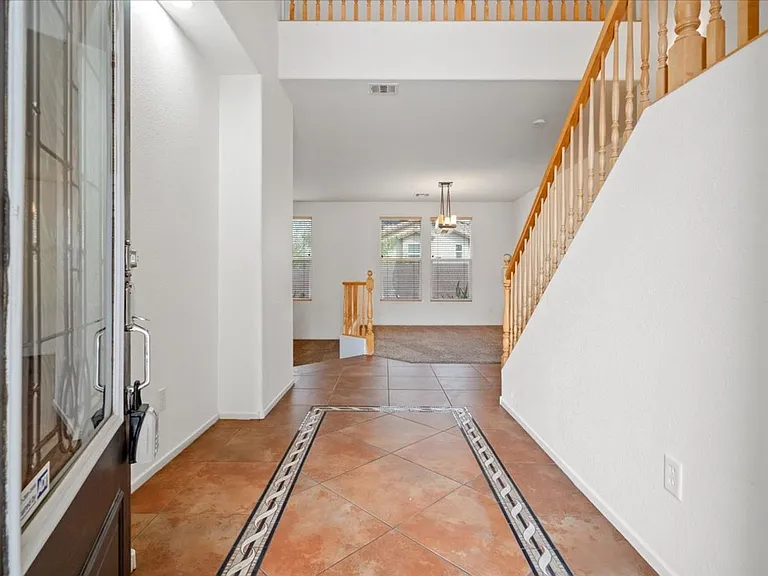9012 Rendon St — Photo 2