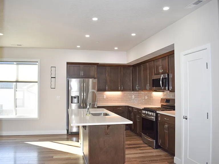 4879 Smitty Dr — Photo 12