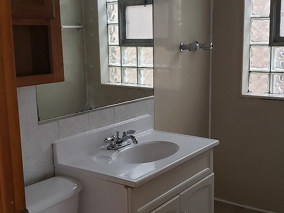5th image of 5953 S Kilbourn Ave #2