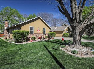 120 SW Robin Rd, Lees Summit, MO 64063