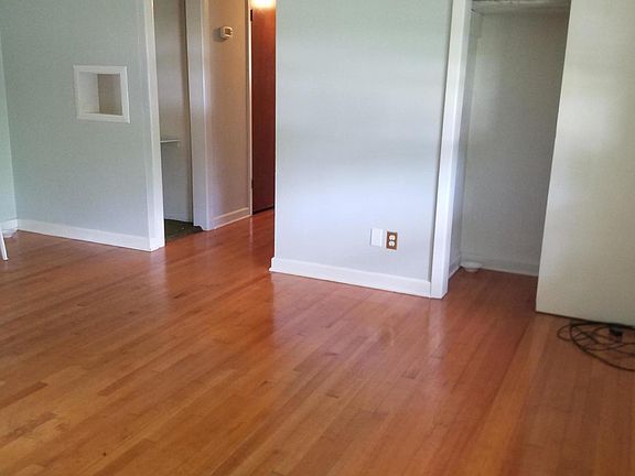 5th image of 4027 Aldington Dr
