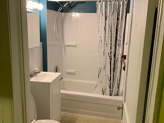 4th image of 3026 Evaline St