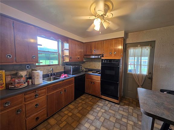 5th image of 1356 Connellsville Rd