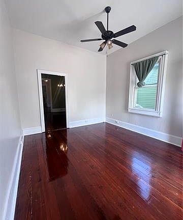 2nd image of 1033 Port St