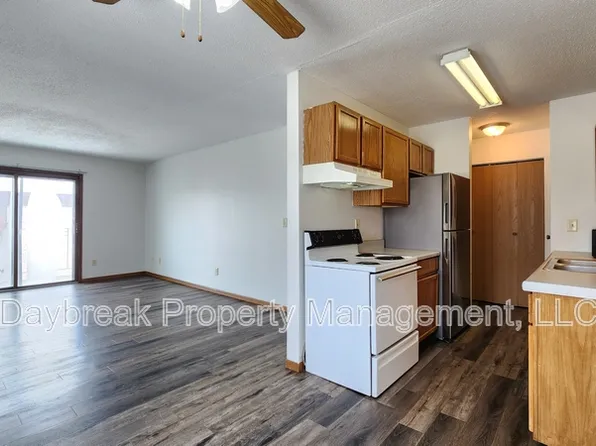 2408 3rd Ave N #12, Moorhead, MN 56560