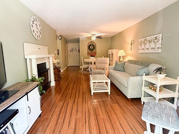 5th image of 250 Nesmith St #C9
