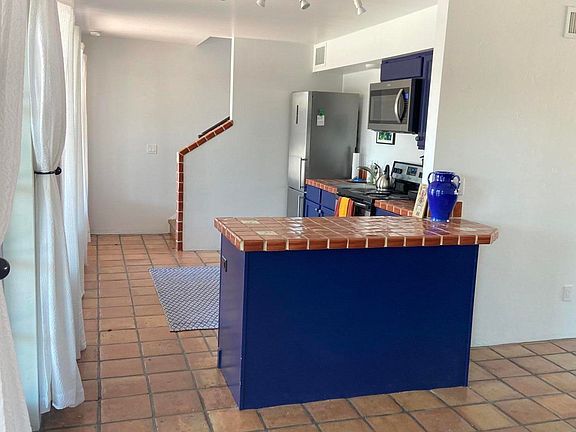 4th image of 4 Will Rogers Ln