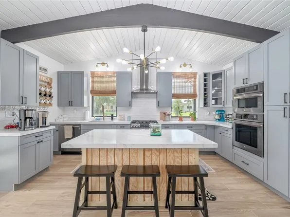 19010 Sterling Dr, Cutler Bay, FL 33157