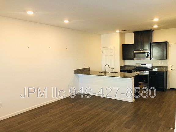 2nd image of 537 Autumn Breeze Cir