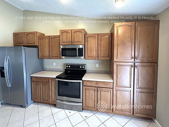 3rd image of 1410 SW 3rd Ave