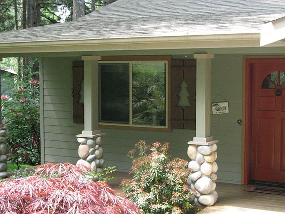 3rd image of 7926 Finch Dr SE