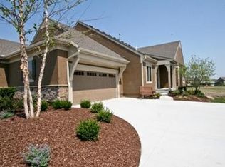 11530 Lakecrest Dr, Olathe, KS 66061