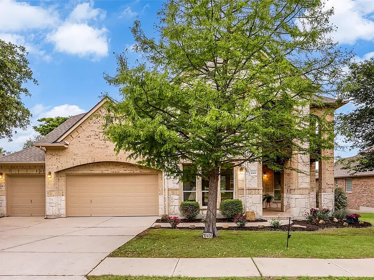 10400 Roy Butler Dr — Photo 1