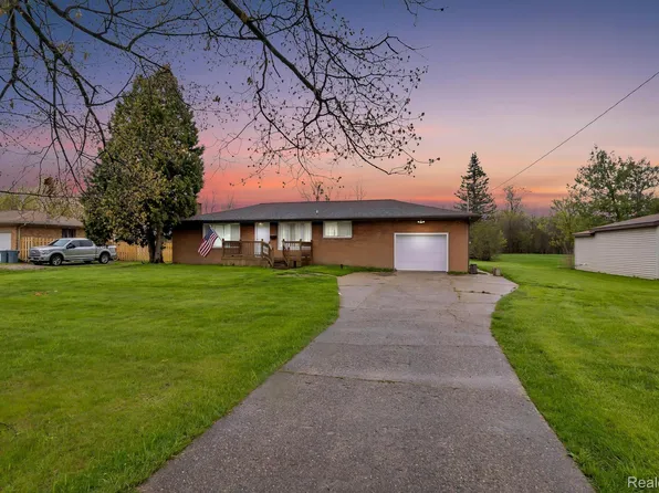4158 Woodrow Ave, Burton, MI 48509