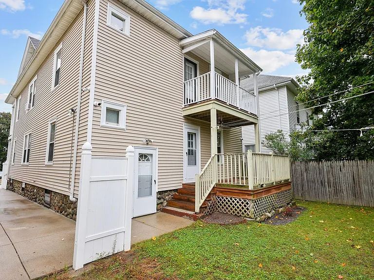 164 Hadley St #1 — Photo 3