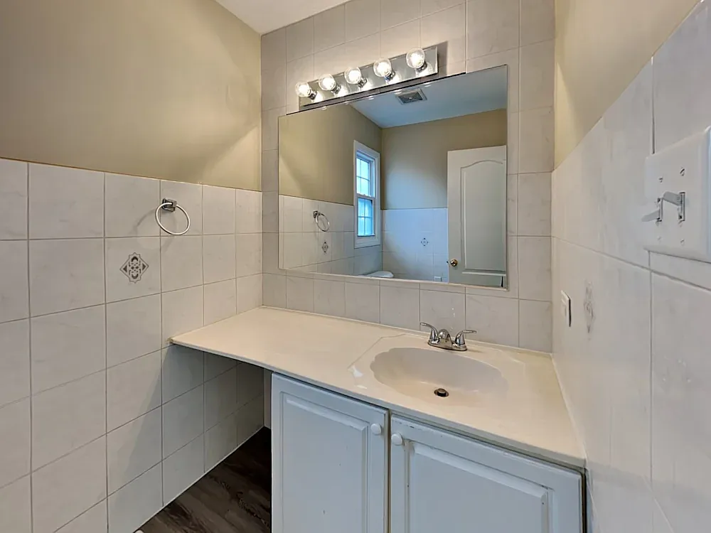 3 bed, 2.5 bath, 2474 sqft, $2,300 — Photo 1