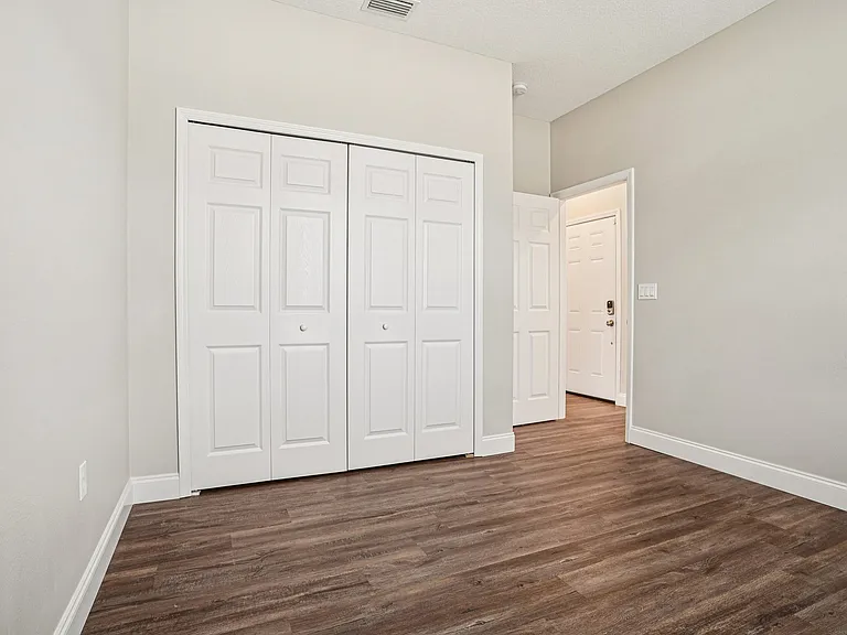 Eleven Oaks — Photo 83