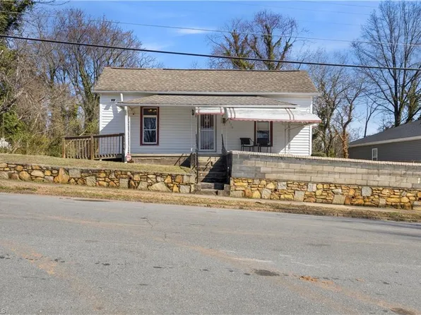1303 N Jackson Ave, Winston Salem, NC 27101