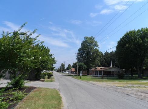 2nd image of 209 N 14th St