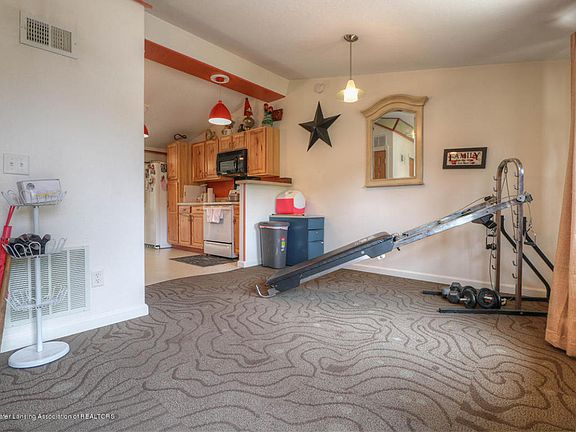 5th image of 2207 Meadowlawn Dr