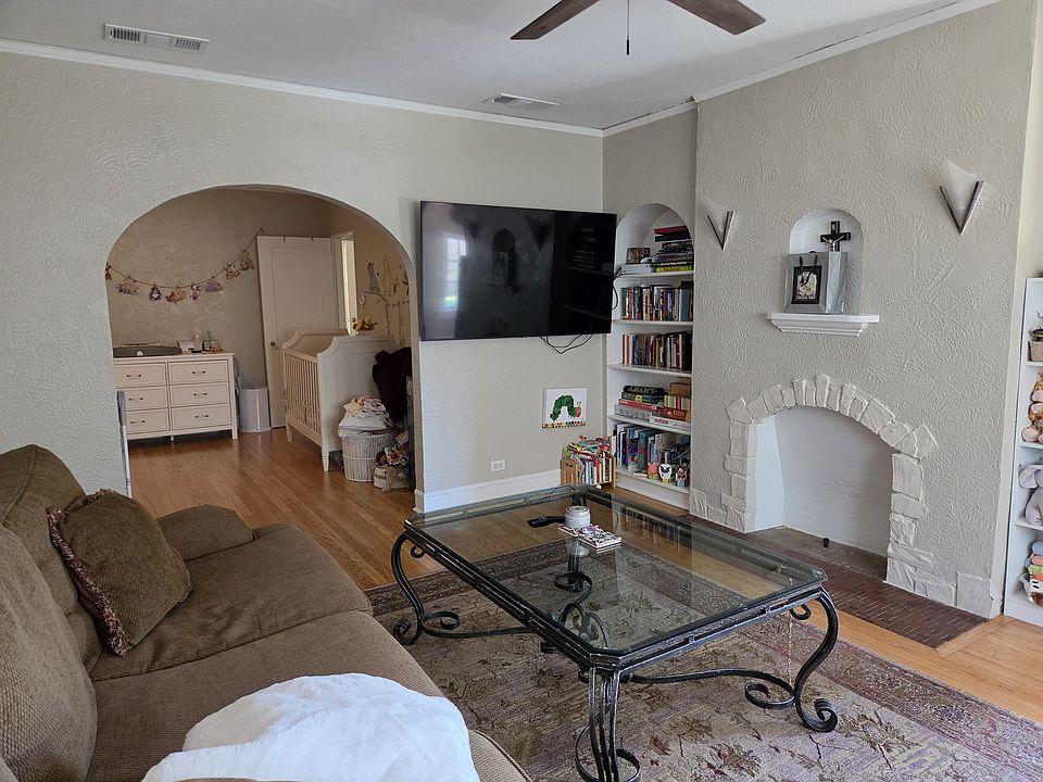 1st image of 5737 Goodwin Ave