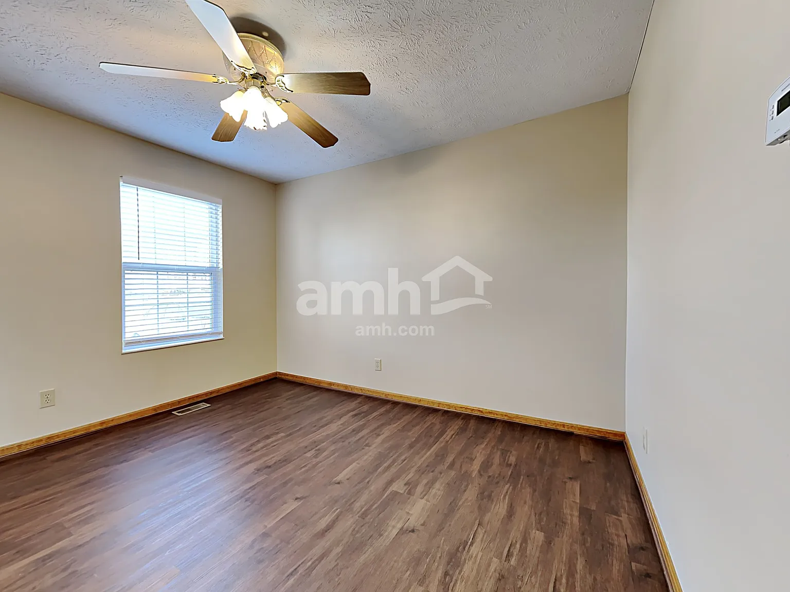 3 bed, 2.5 bath, 1664 sqft, $2,300 — Photo 4