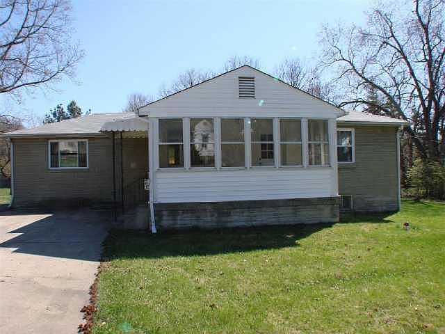 1st image of 707 E Gilbert Ave
