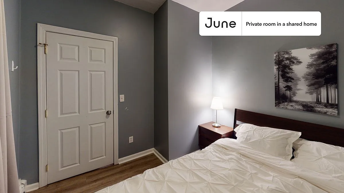 Full bedroom in 3 bed/1 bath home in North End #472 C — Photo 1