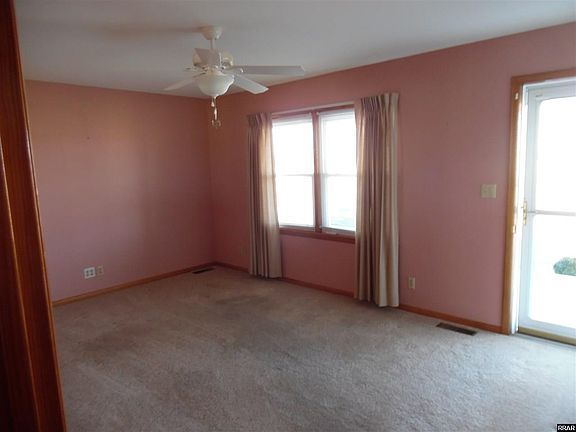 4th image of 865 S Olive St