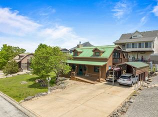210 N Rainbow Dr, Branson, MO 65616