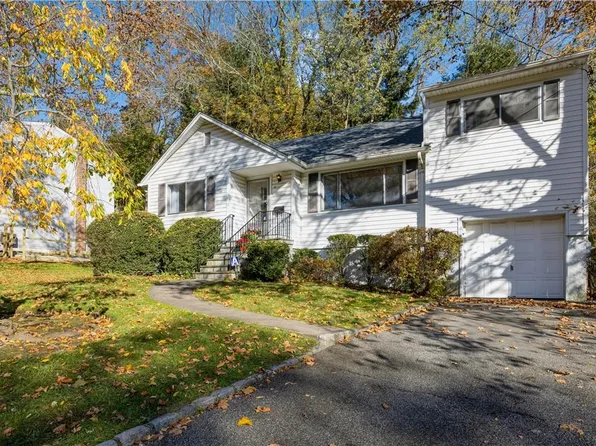 11 Crossbar Road, Hastings-on-Hudson, NY 10706