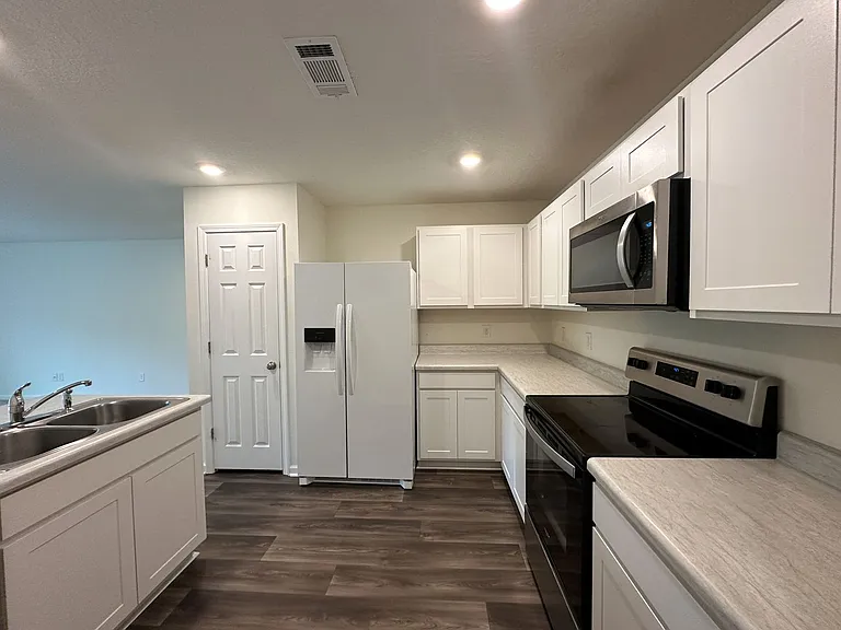 8727 Schooner Ln — Photo 5
