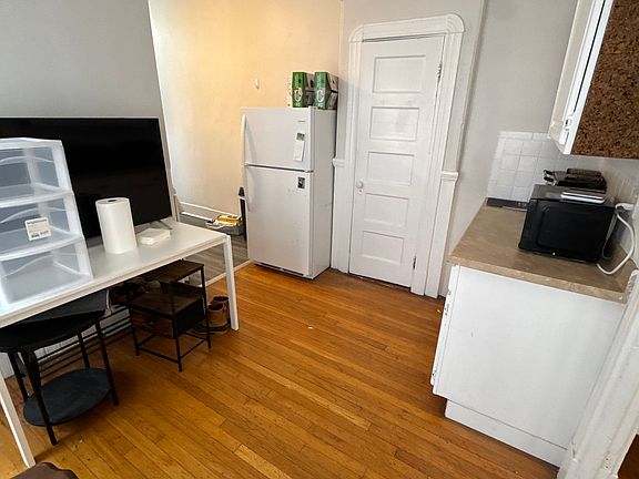 2nd image of 34 Anderson St APT 6