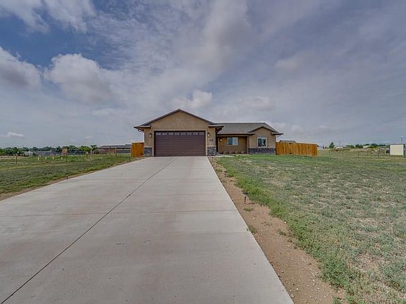 3rd image of 632 E Tanager Dr