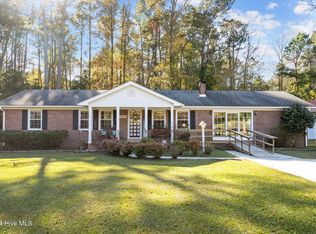 386 Batchelor Bay Rd, Wallace, NC 28466