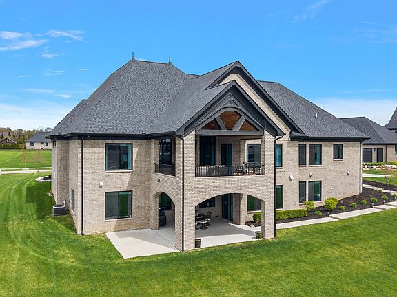 4th image of 61573 Cotswold Dr