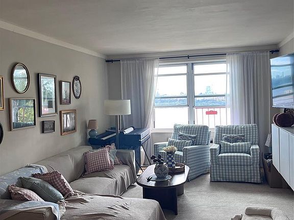 5th image of 8400 Boulevard East