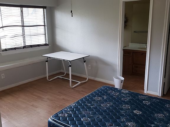4th image of 2903 Forest Hills Dr