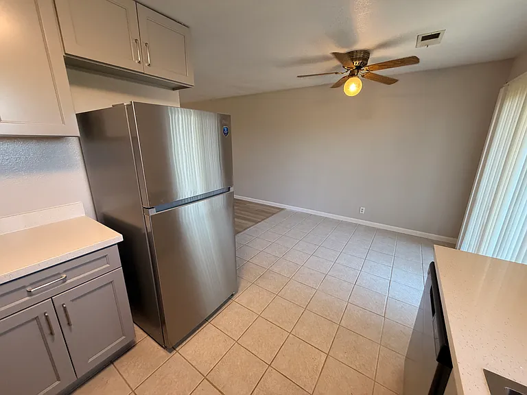 541 Pacific Ave — Photo 10