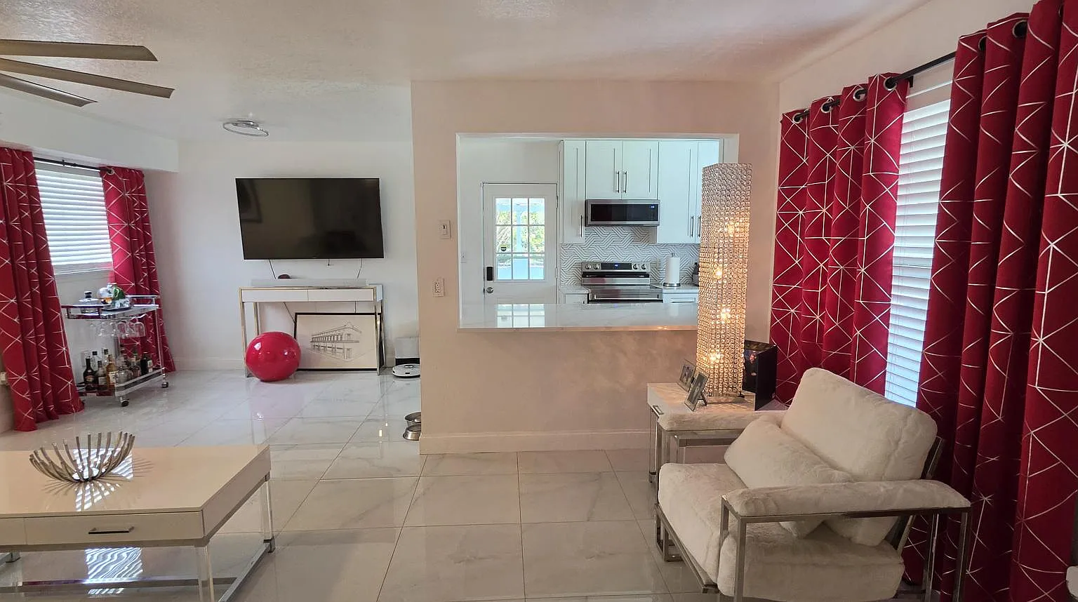 3 bed, 1145 sqft, $2,500 — Photo 3