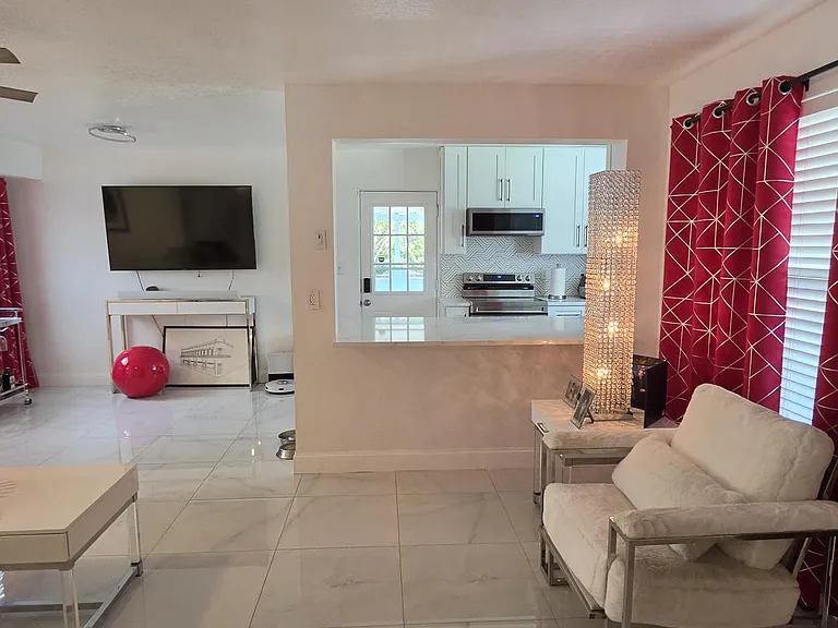 1531 Egan Dr — Photo 3